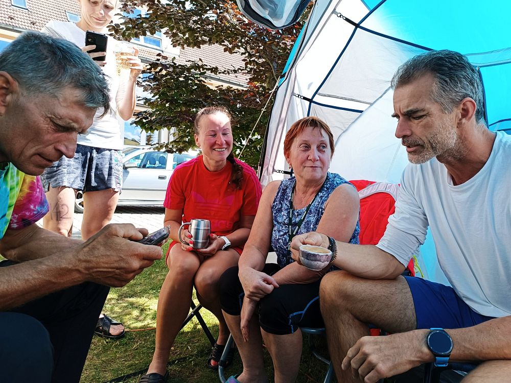 Tom, Verča, Iva, Eva a Šimi na kafíčku