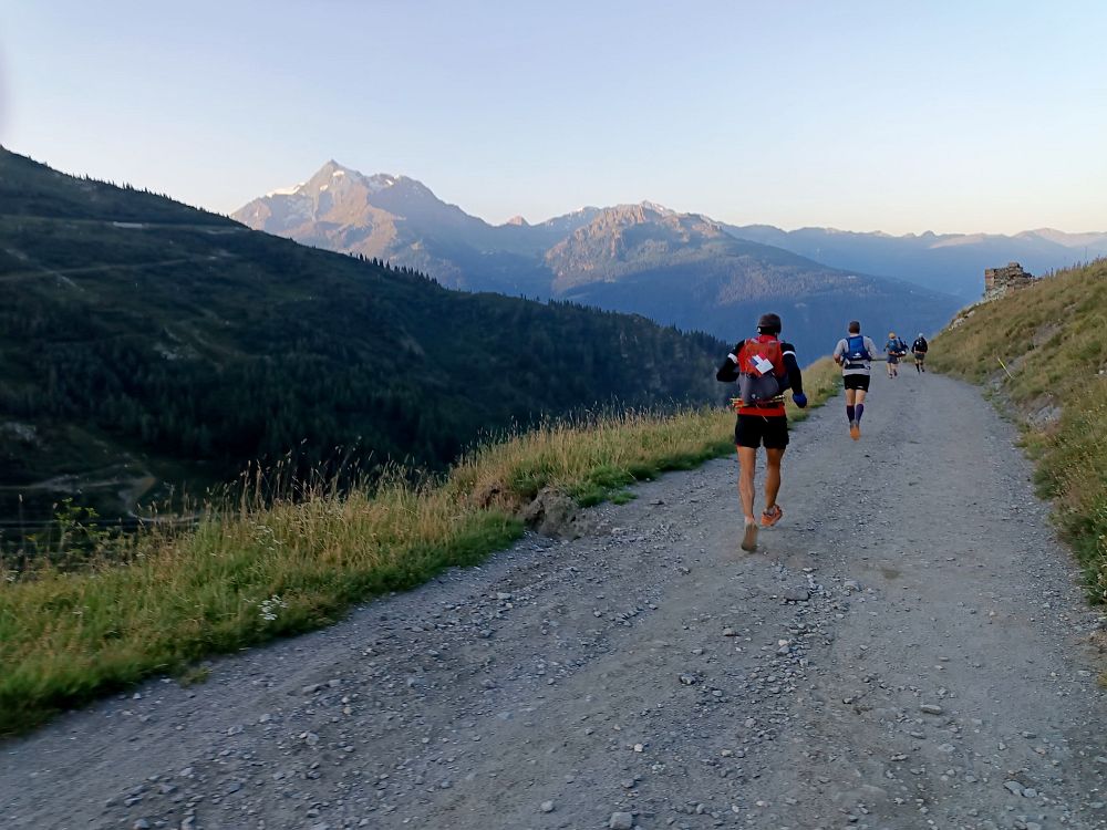 Svítání někde před seběhem na Séez, Bourg-Saint Maurice
