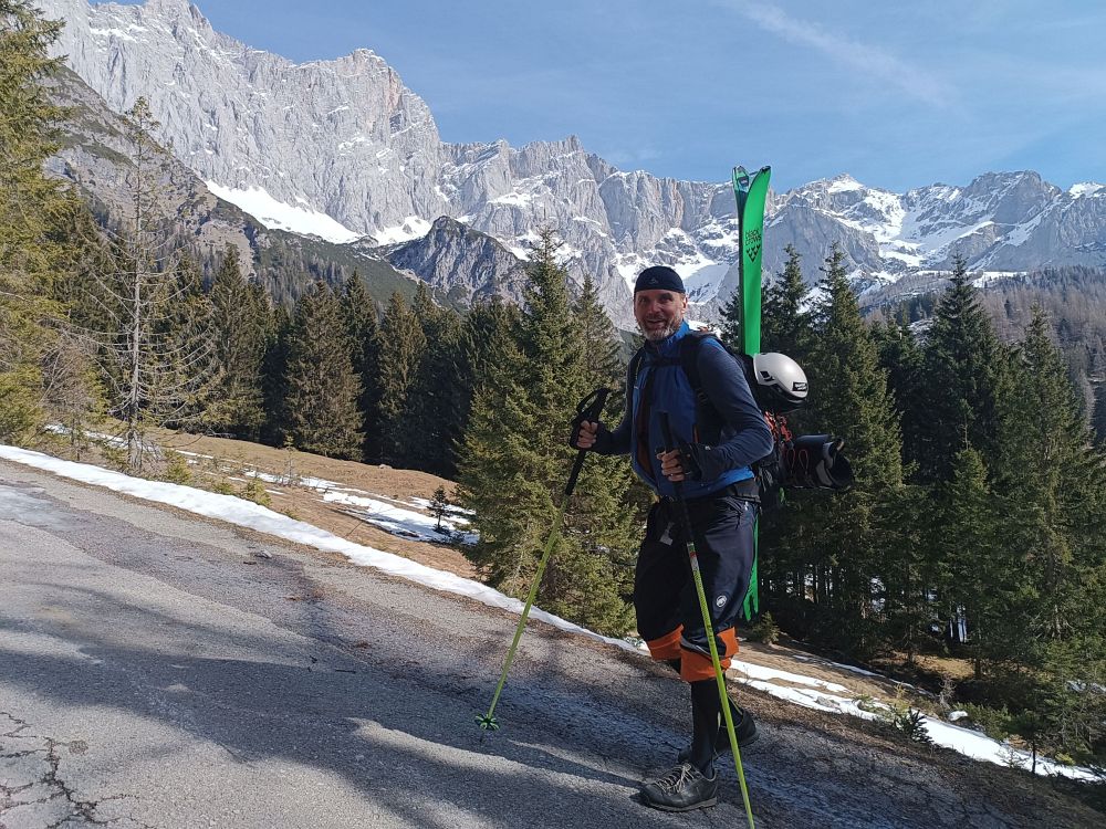 Nástup v teniskách do jihu Dachstainu