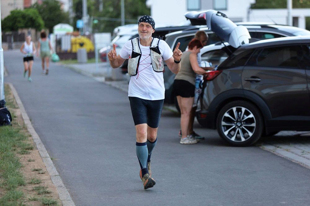 V cíli, vyjmečně sám